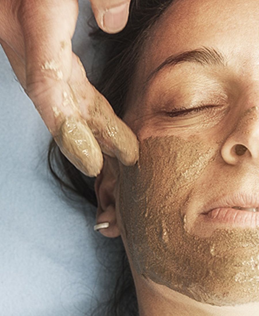 Gerd Lange - ayurvedische Gesichtsmaske im Breisgau